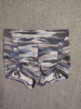 lululemon athletica Gray & Blue Camo Drawstring Side Athletic Shorts